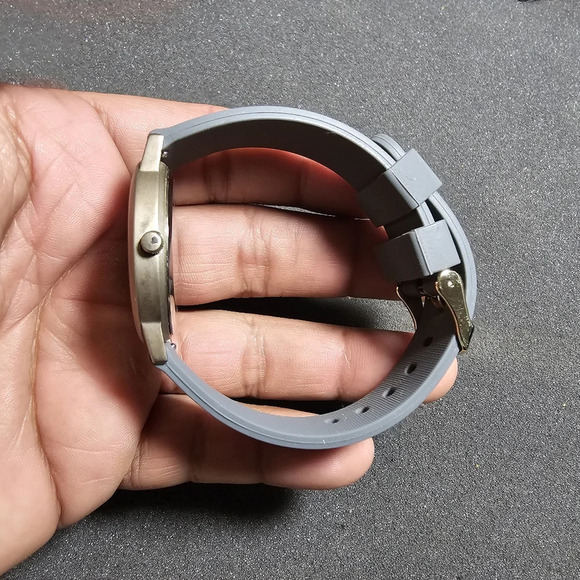 Vintage Esperanto Quartz Watch Silver Tone Panda Dial Gray Ruber Straps Working - Picture 6 of 9